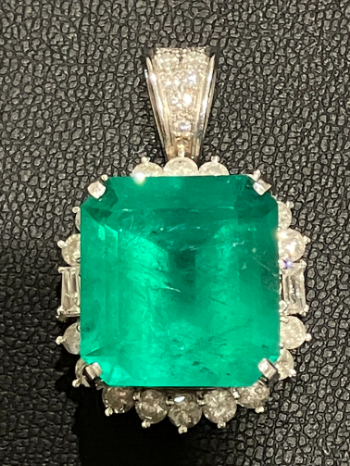 エメラルドダイヤネックレストップ買取｜アルトル銀座店が18カラットを